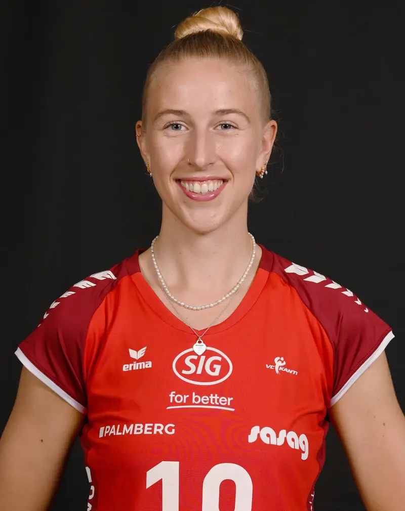 Anna Hartig im roten Trikot des VC Kanti